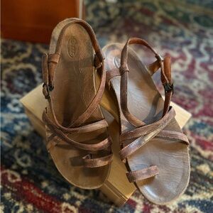 Chaco Women’s Brown Leather Strappy Sandals – Size W11